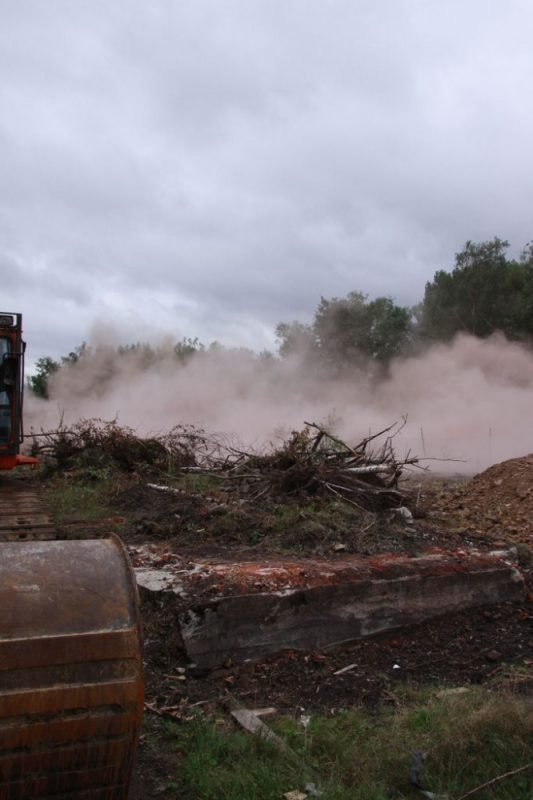 Charleroi : Cheminées Et Château D'eau Ont Disparu Sur Le Site 